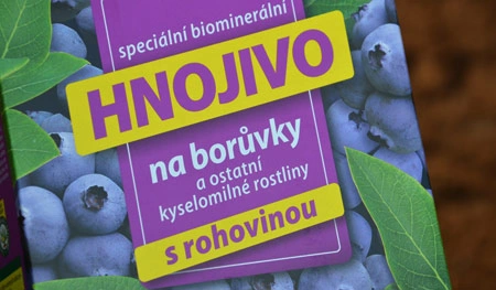 Speciální hnojivo pro borůvky s rohovinou
