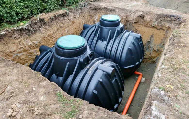 Podzemní nádrže na dešťovou vodu během instalace