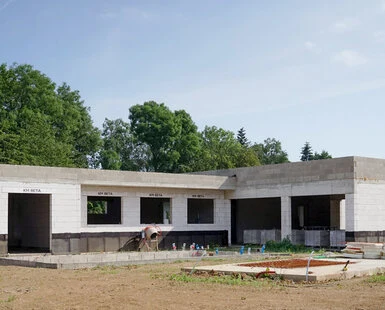 Stavba domu do 40 m2 v průběhu, zdivo a základy