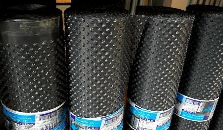 Nopové fólie pro hydroizolaci základů budov