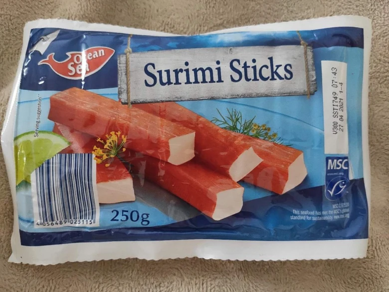 Balíček krabích tyčinek značky Ocean Sea s hmotností 250 g.